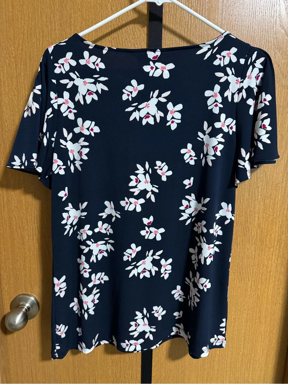 Liz Claiborne Navy Floral Short Sleeve Flutter Top - Medium - Picture 4 of 6